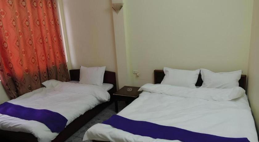 Ha Long Happy Hostel - Adults Only 8/26