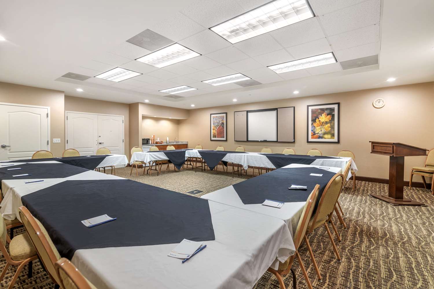 Comfort Inn and Suites Dover-Portsmouth 39/46