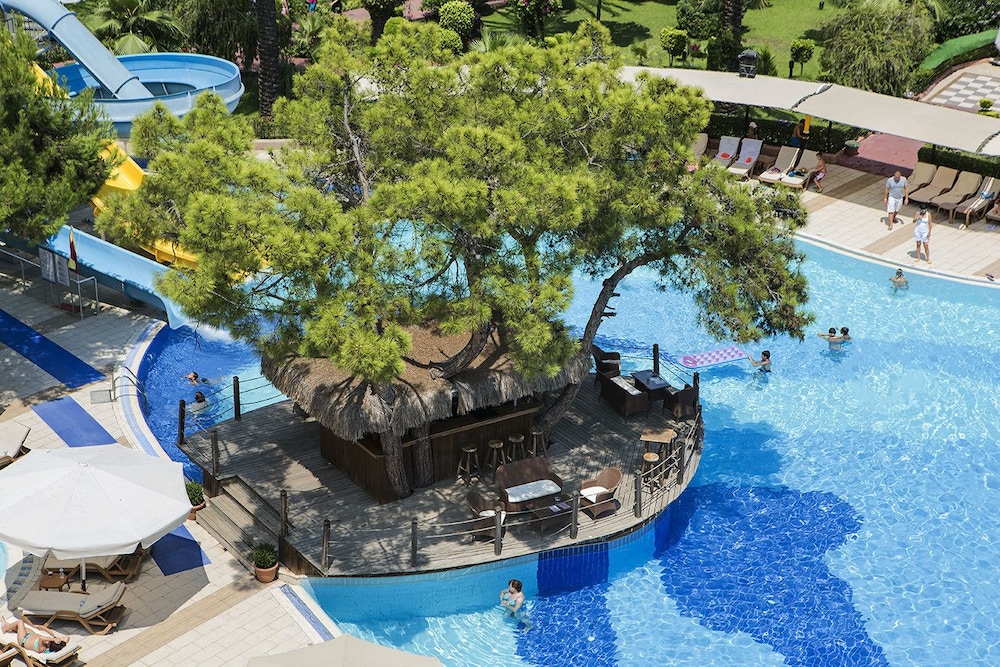 Catamaran Resort Hotel 12/71