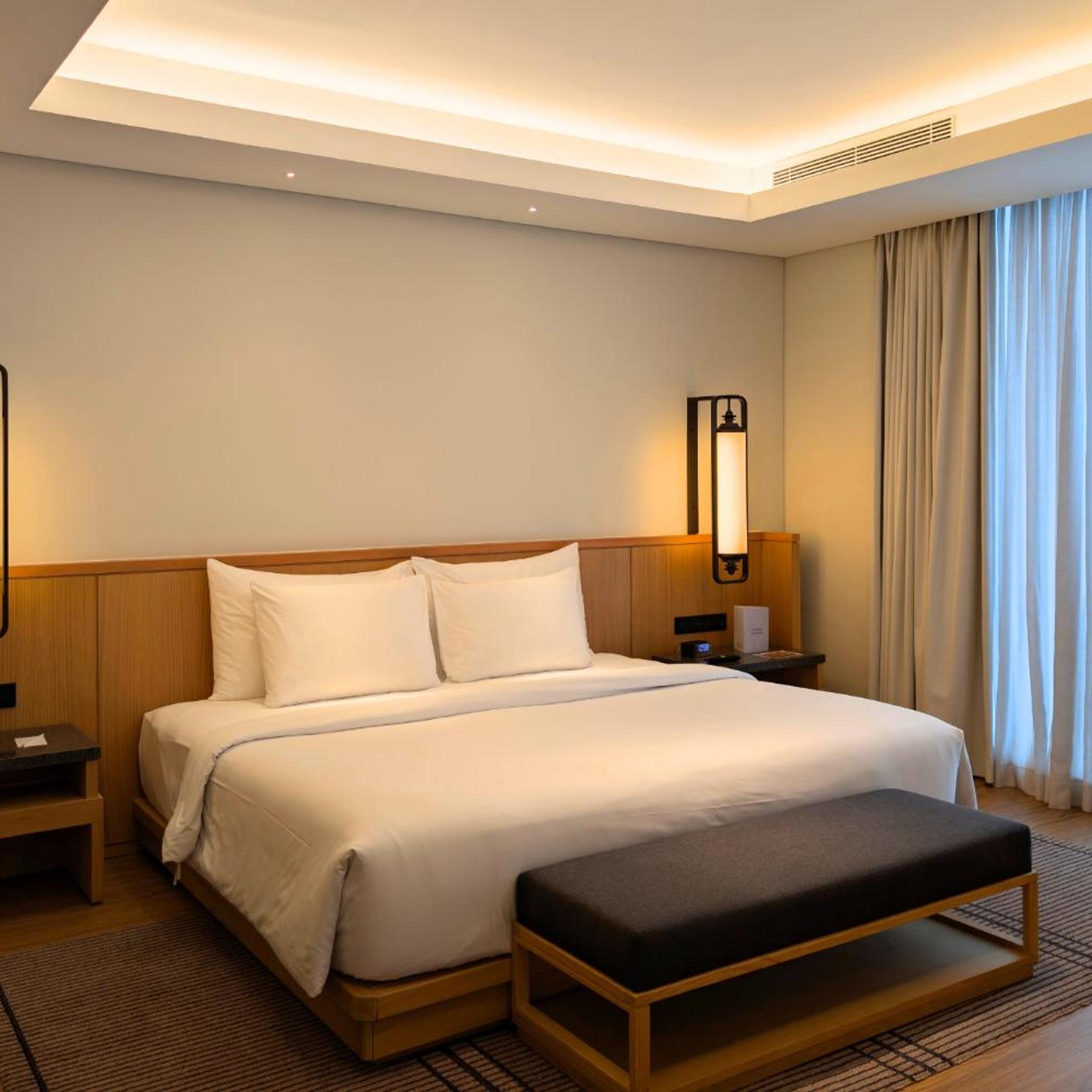 جناح، Hotel Tentrem Jakarta 2/8