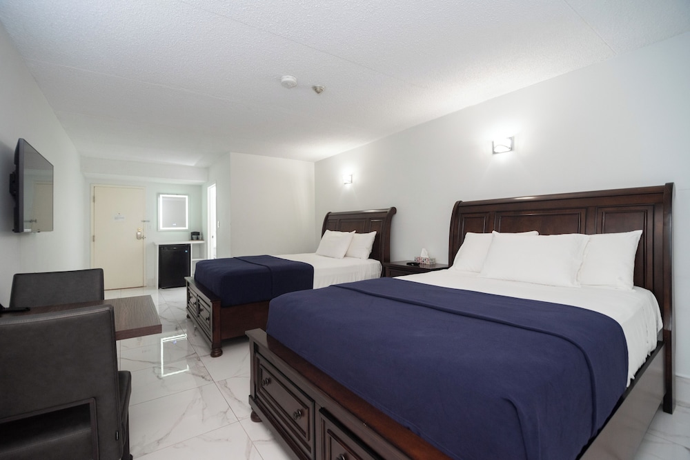 Diplomat Inn 17/58