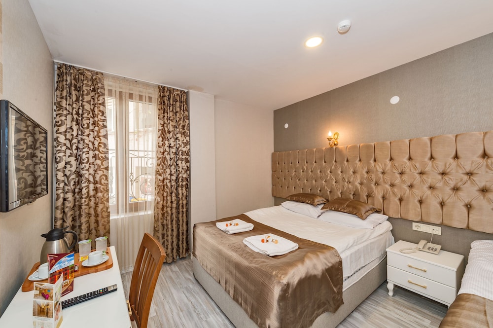 Grand Pamir Hotel 14/50