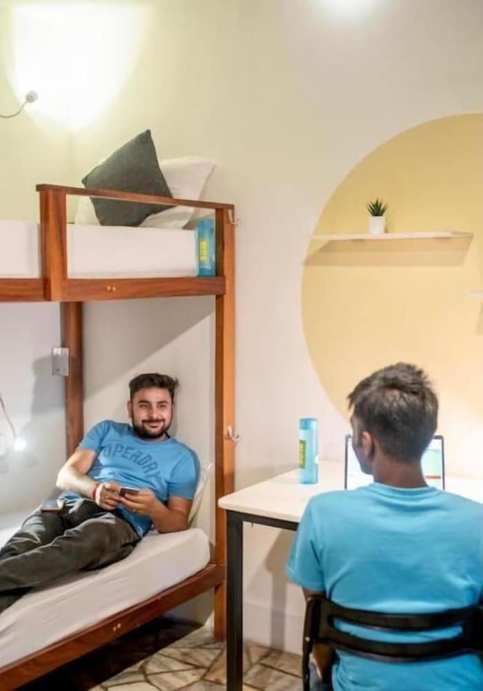 Locomo Hostel - Mumbai Airport 5/50