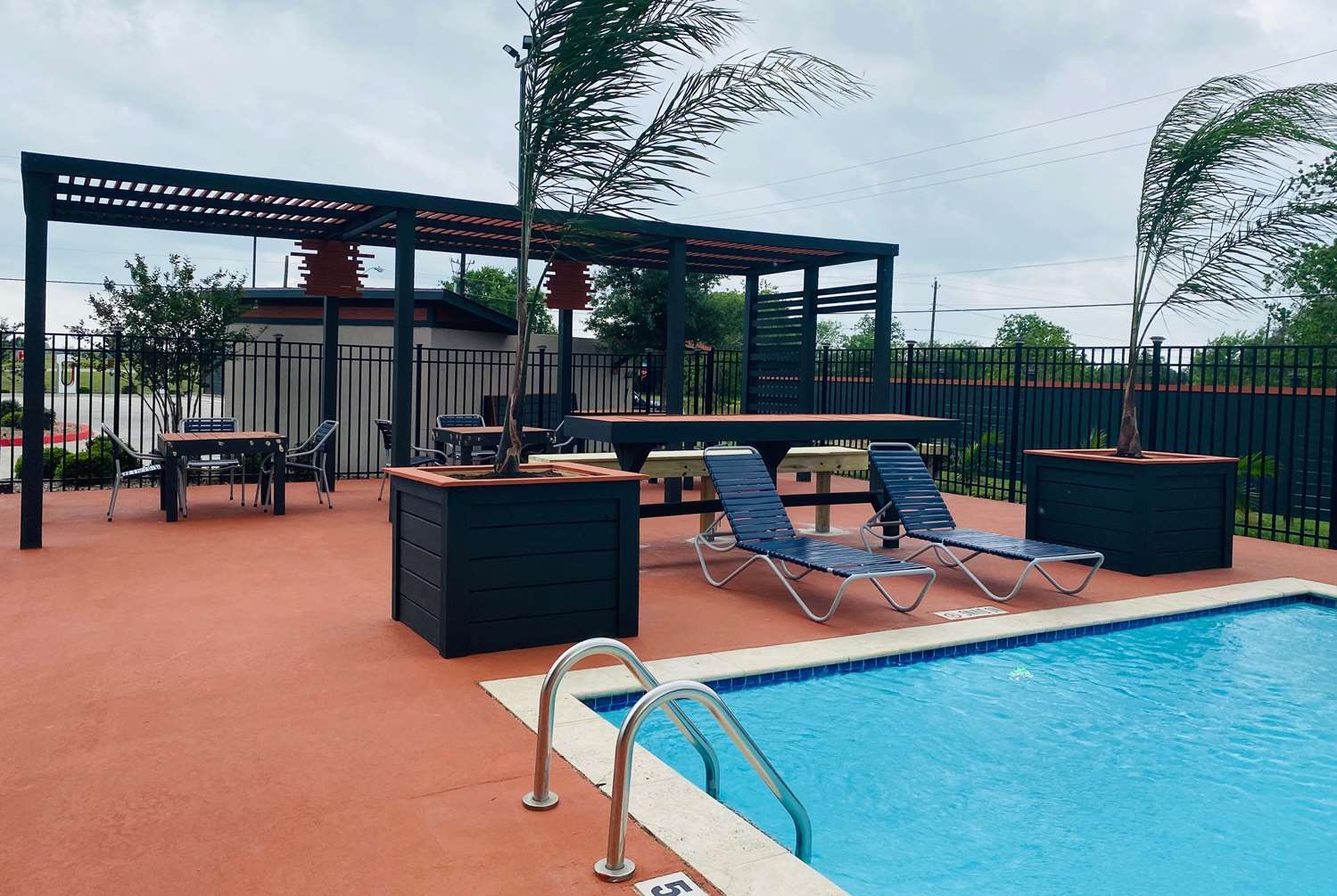 La Quinta Inn Suites By Wyndham Victoria South 51/55