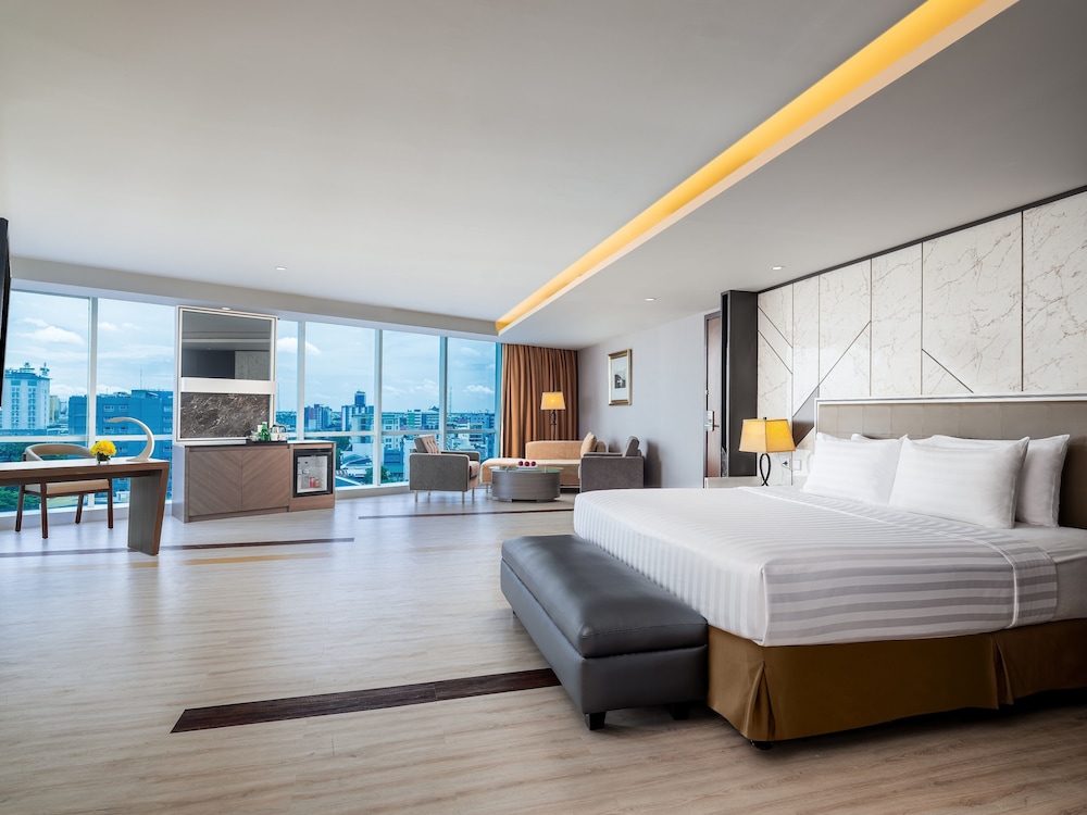 Aston Makassar Hotel and Convention Center 15/48