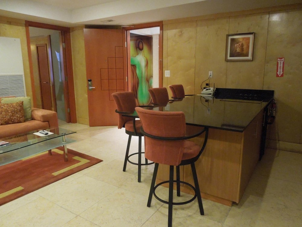 The Eldon Luxury Suites 44/51