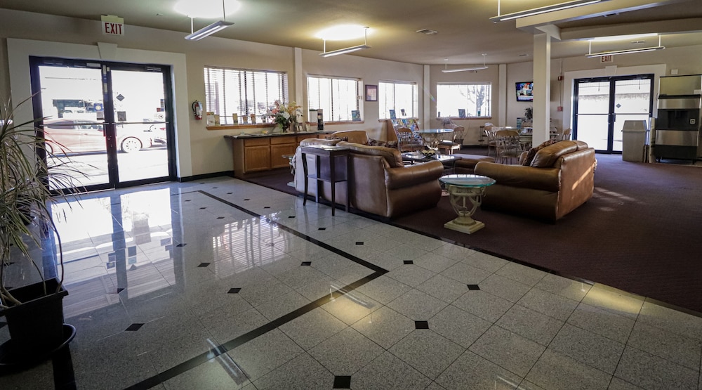 University Inn Suites 24/39