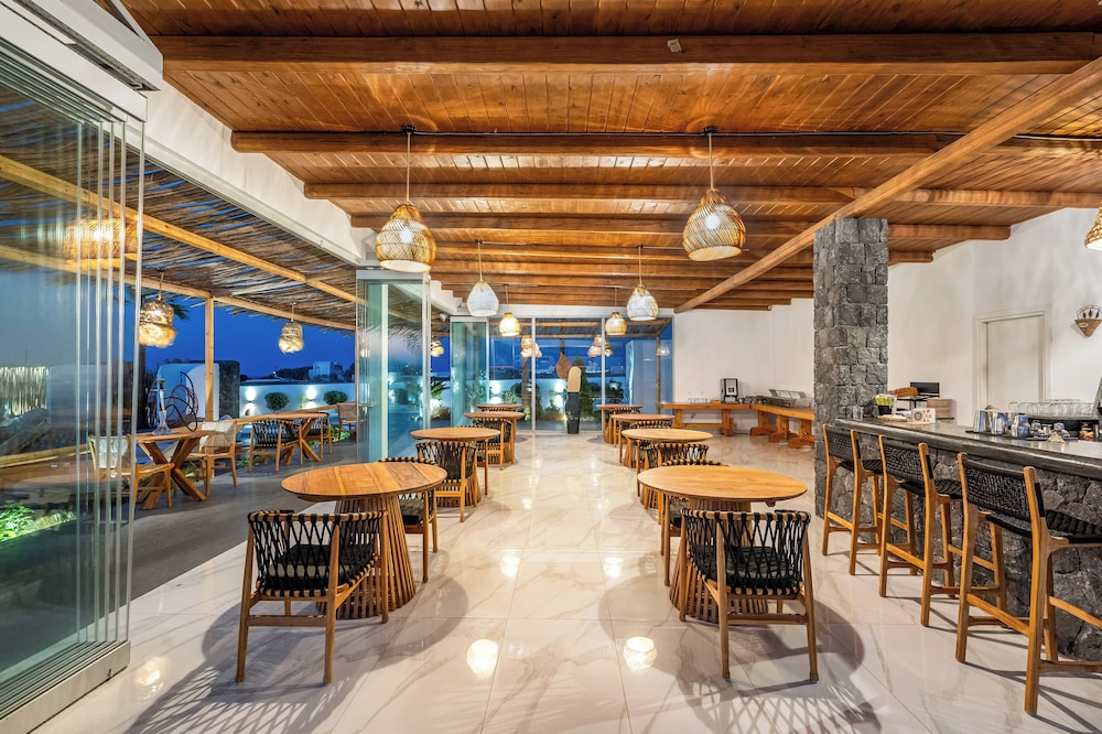 Amethyst Exclusive Suites Oia 59/72