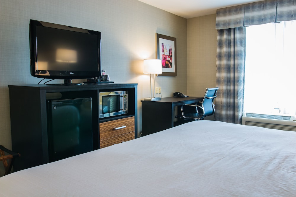 Holiday Inn Express Suites Jackson 11/31
