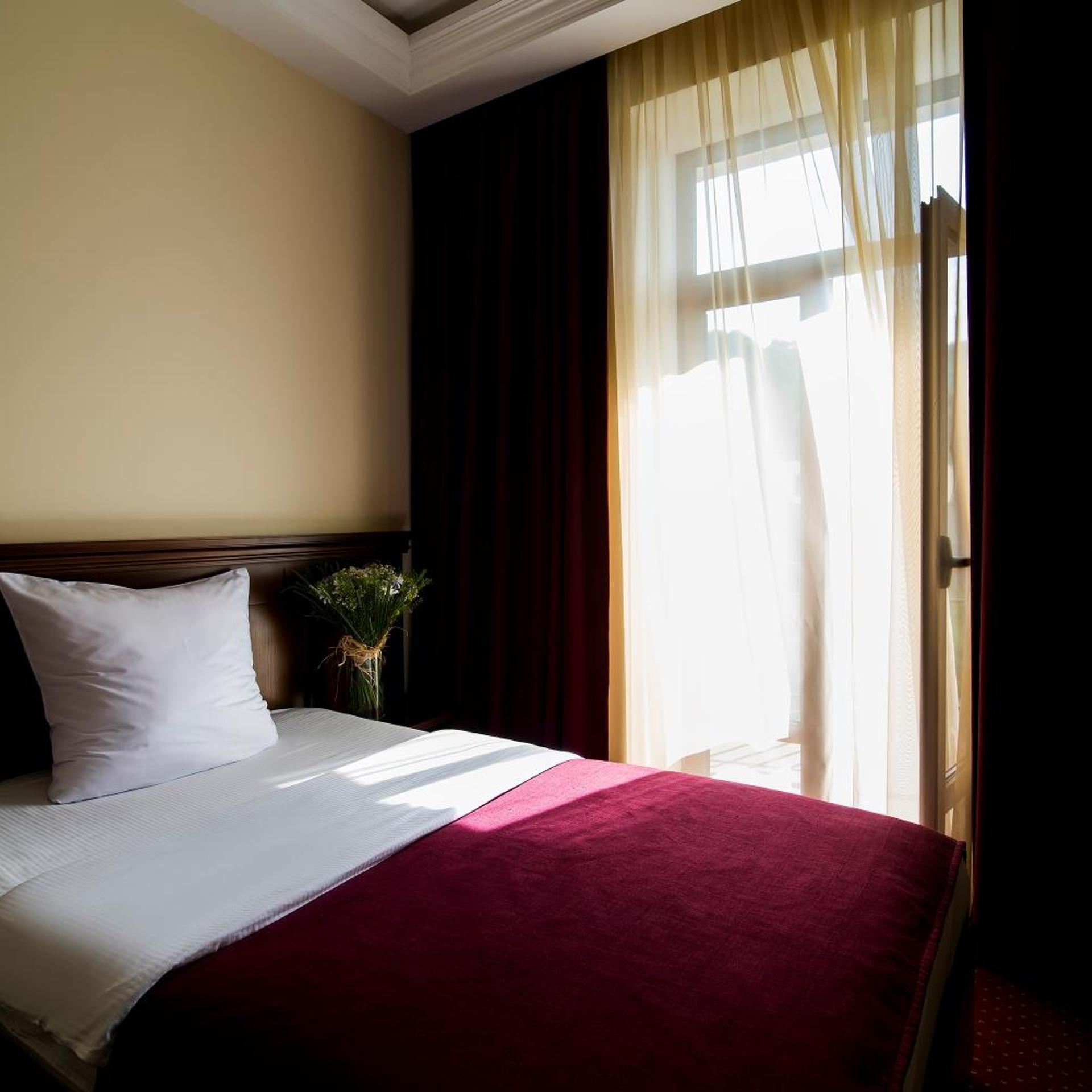 Elegant Hotel & Resort 23/60
