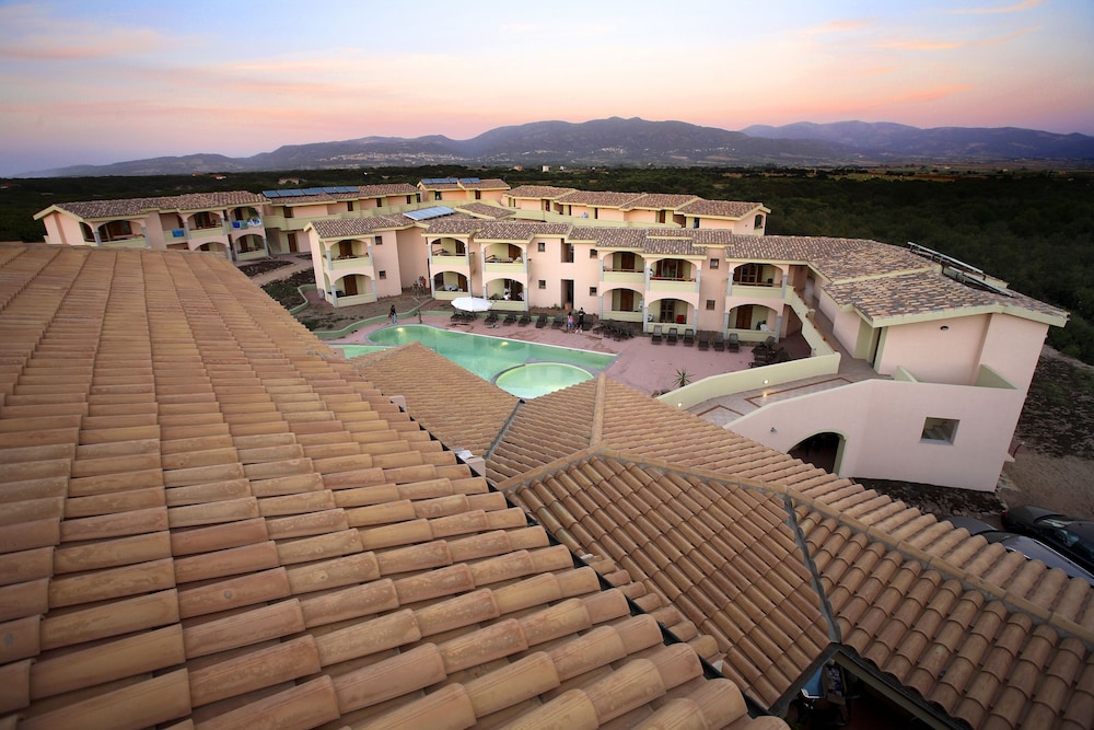 Mimose Beach Village 5/50