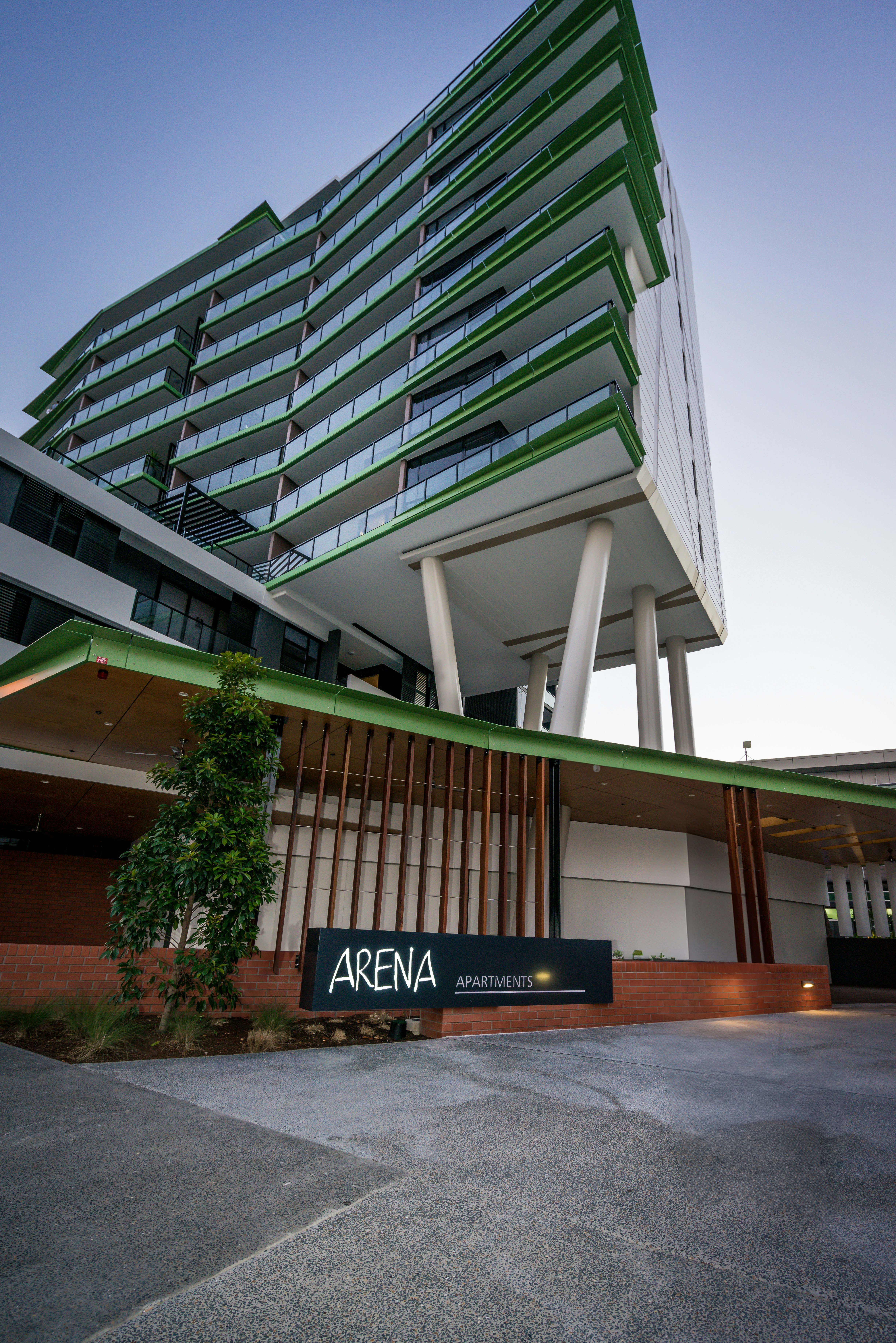 Arena Apartments 2/3