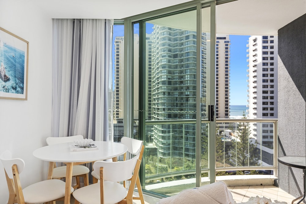 Mantra Legends Surfers Paradise 72/76