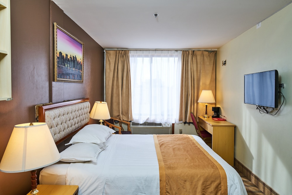 Flushing Hotel 23/60