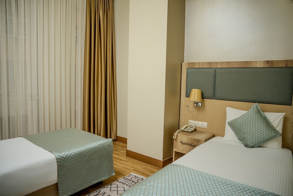 Mari Suites Hotel 23/63