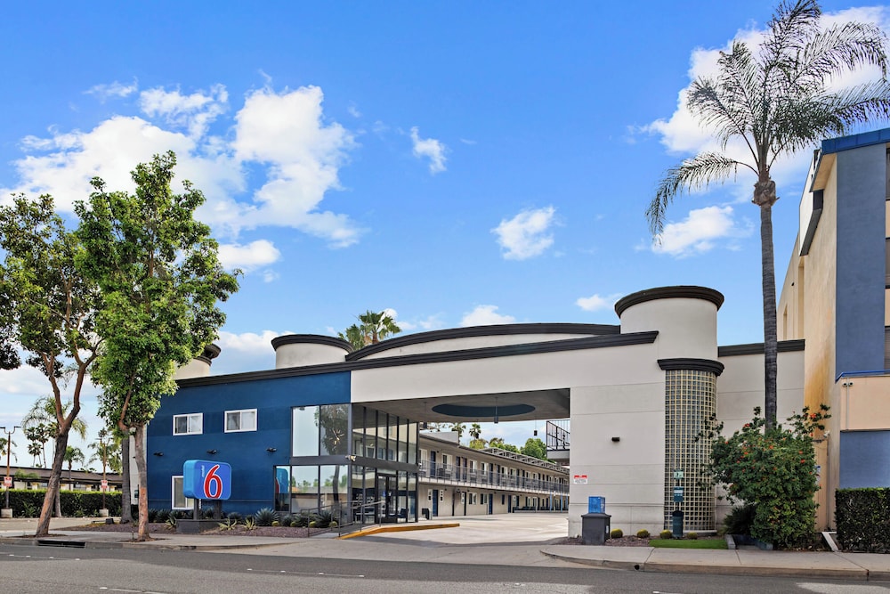 Motel6 Anaheim, CA - Convention Center 38/48