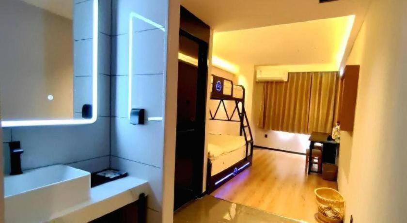 GreenTree Inn Langfang Guangyang District Guangyang Avenue North Yongxing Road Express Hotel 49/50