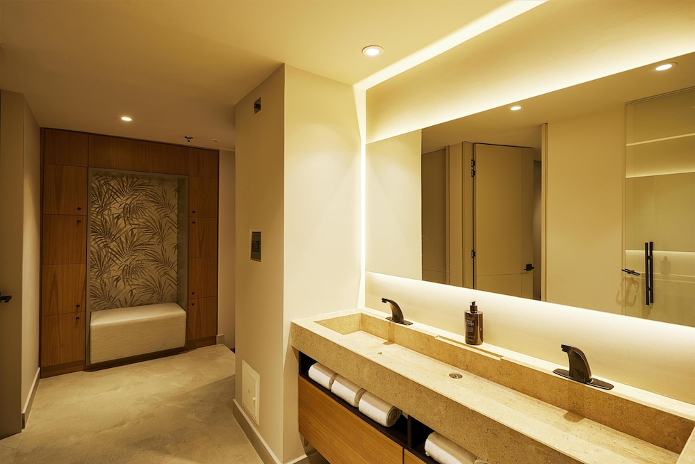 Ek Hotel 47/49