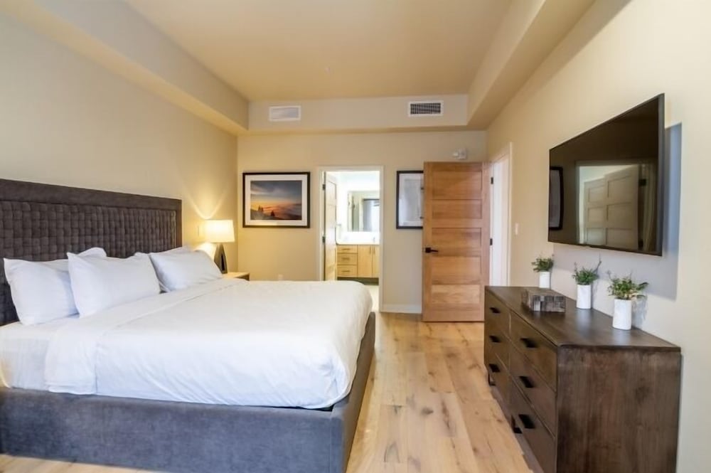 Tamarack Resort 12/50