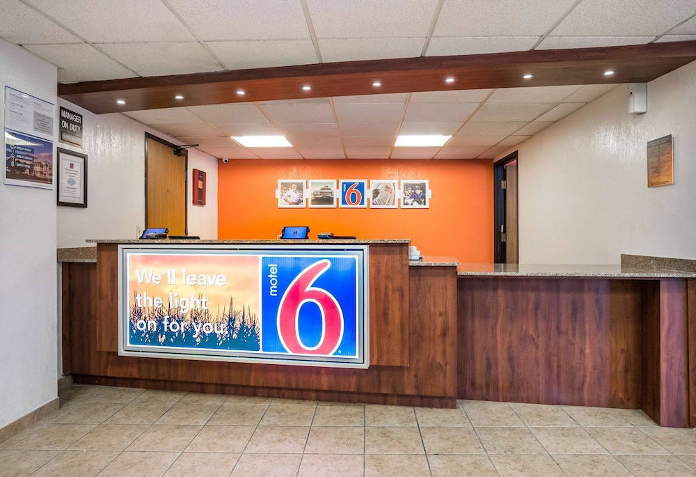 Lobby at Motel6 Prospect Heights, IL, PROSPECT HEIGHTS - IL