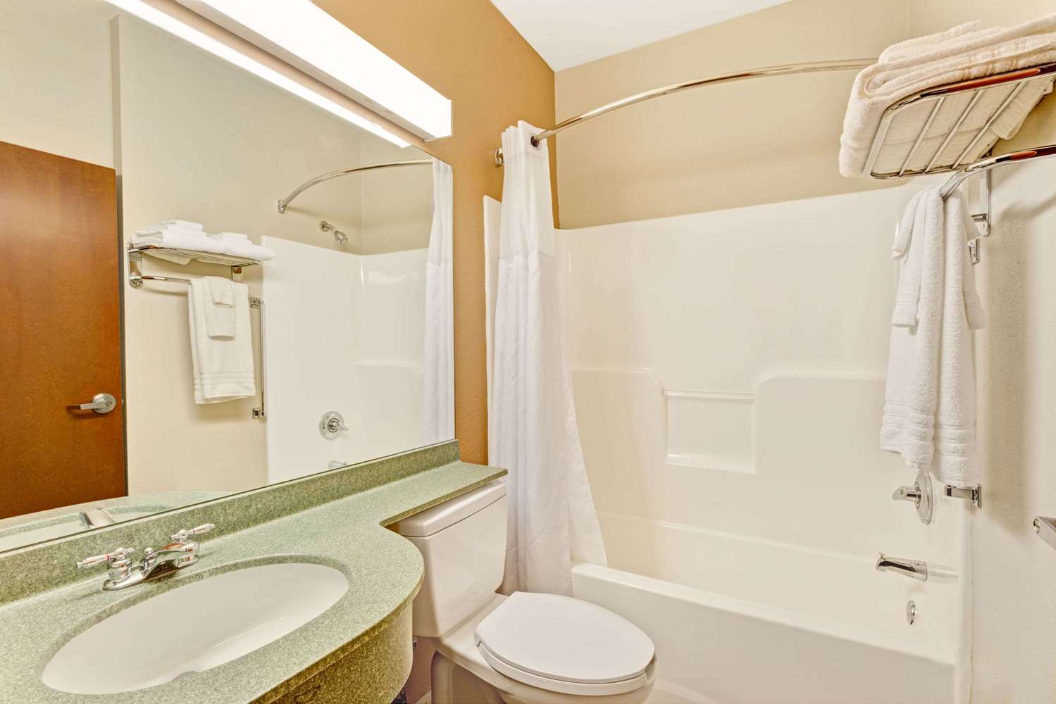 Microtel Inn & Suites by Wyndham York 43/45