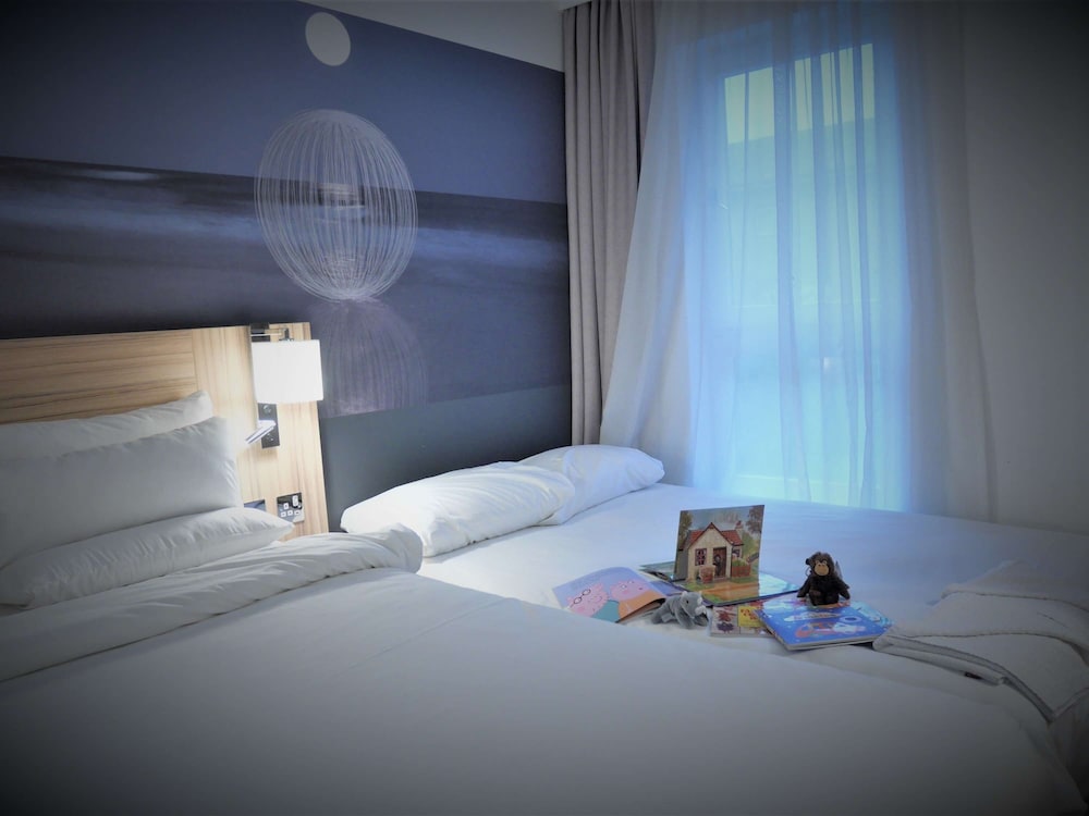 NOVOTEL LONDON STANSTED AIRPORT 12/69
