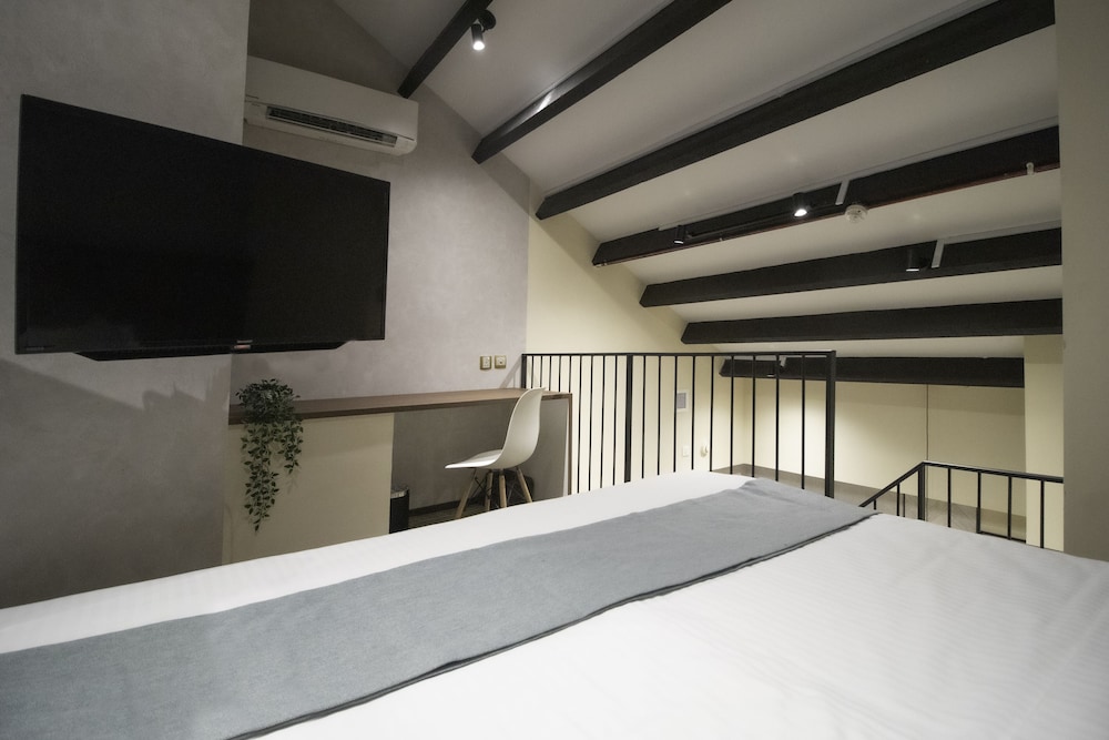 Harbour Ville Hotel Hamilton - Lavender 32/63