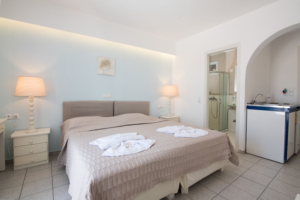 CLASSIC, DOUBLE OR TWIN BED, PARTIAL SEA VIEW