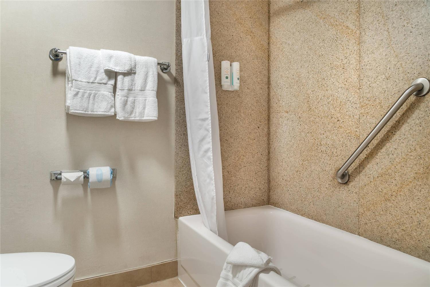 Quality Inn Suites Next To the Casino 35/35