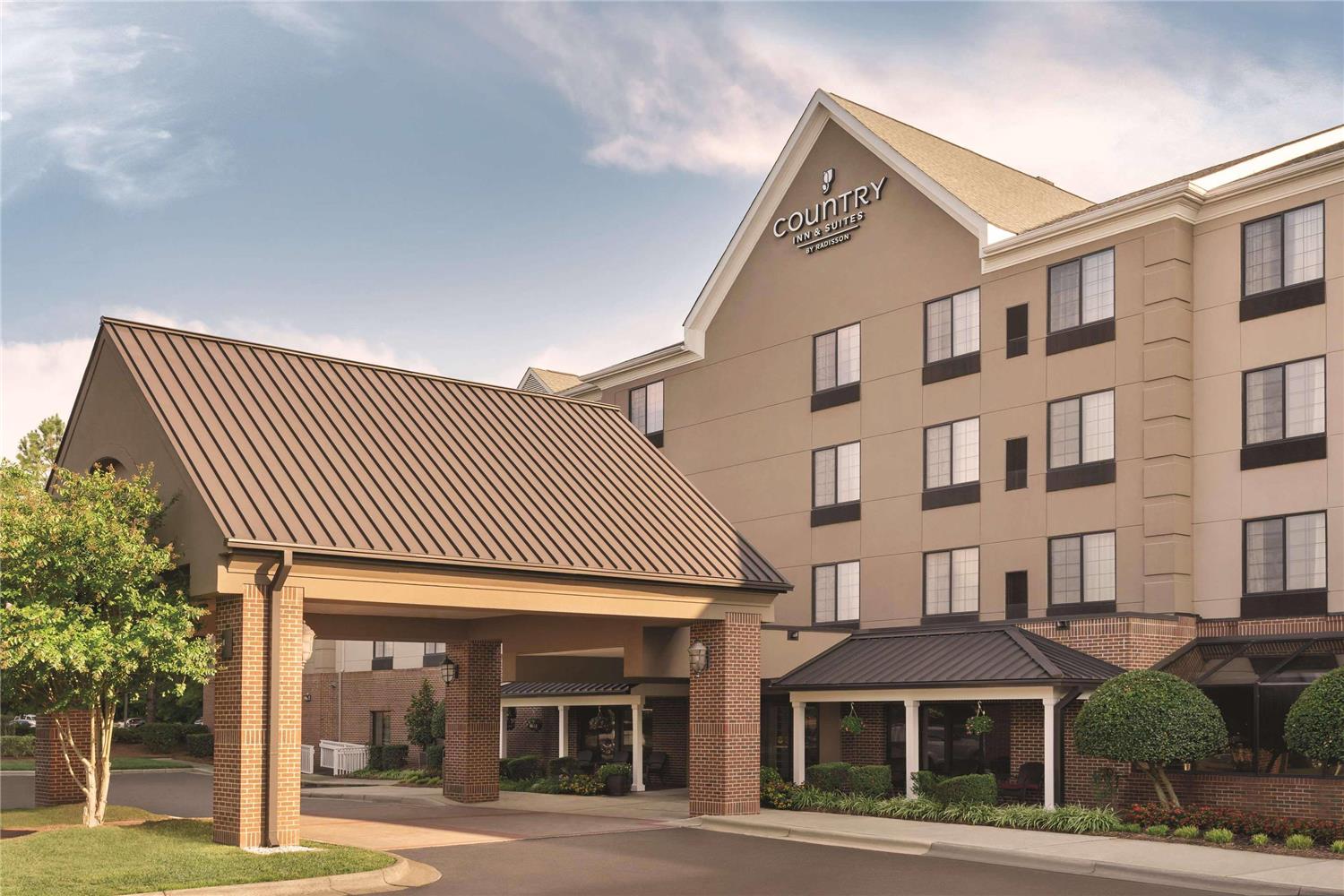 Country Inn & Suites By Radisson Raleigh-Durham Airport NC 2/15
