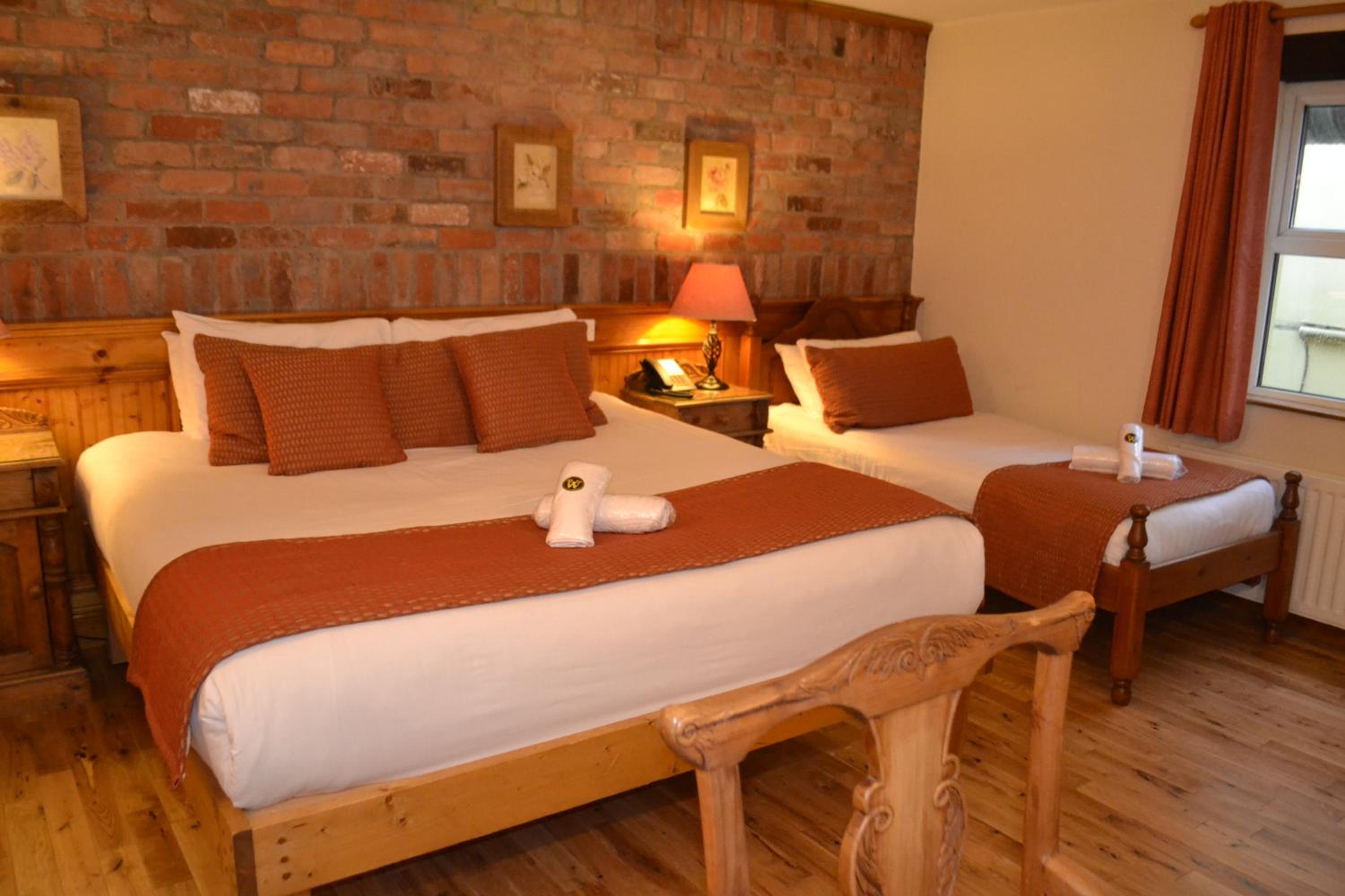 Room, Triple, 1 Queen and 1 Single Bed