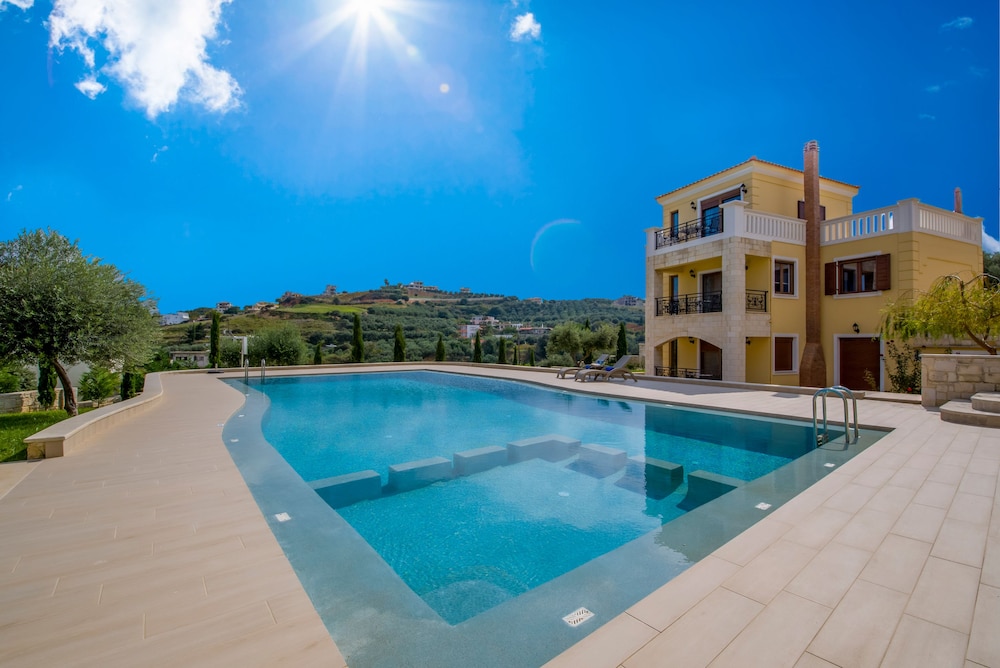 Casa Leone Suites 3/50