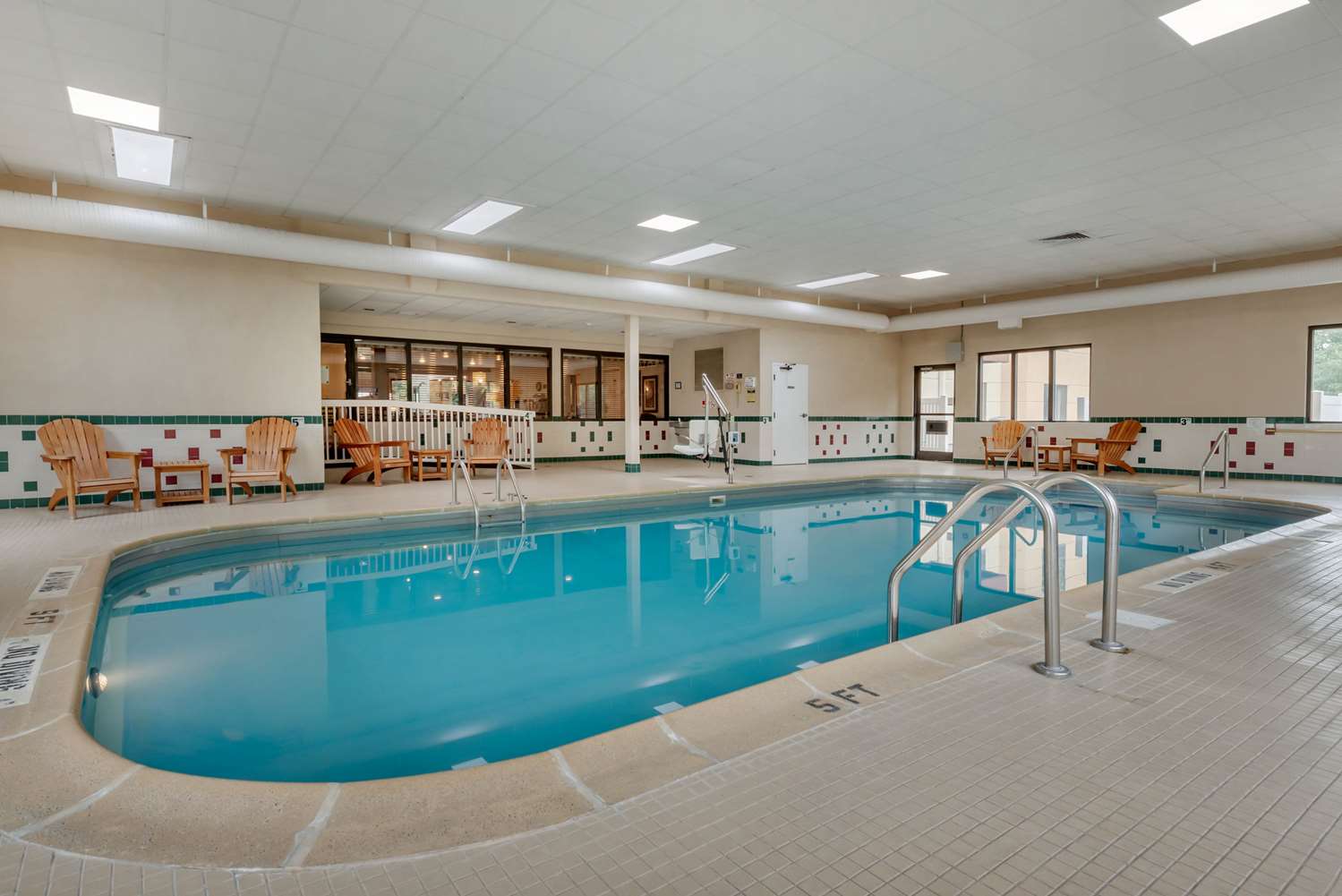 Comfort Suites near Route 66 25/49