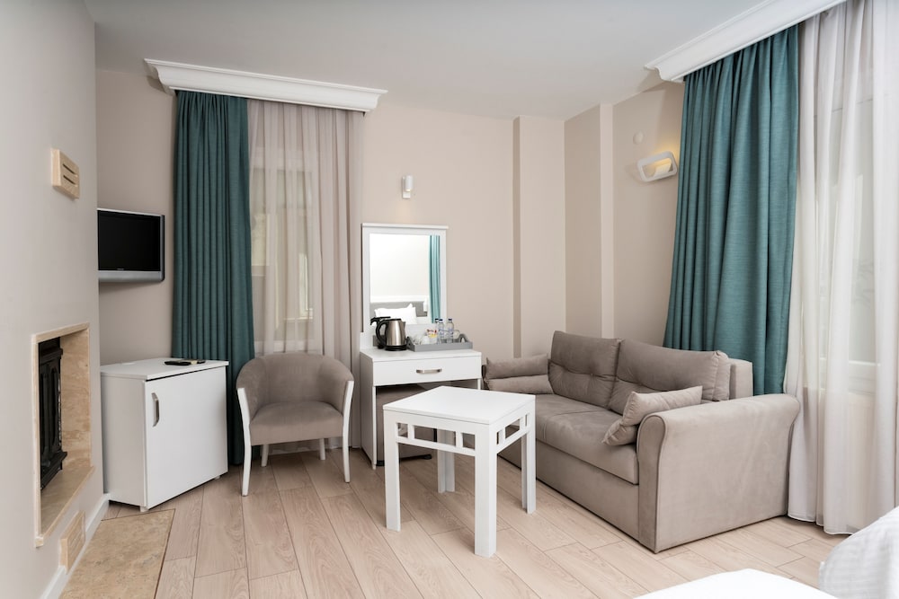 Bay Nihat Lale Hotel 27/41