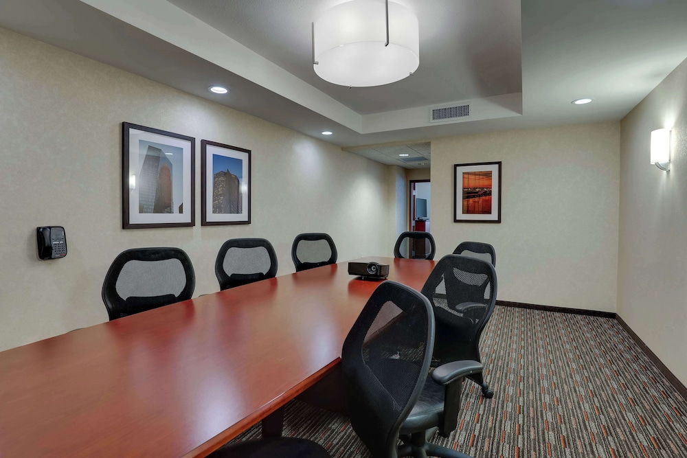 Drury Inn Suites Charlotte Arrowood 45/50