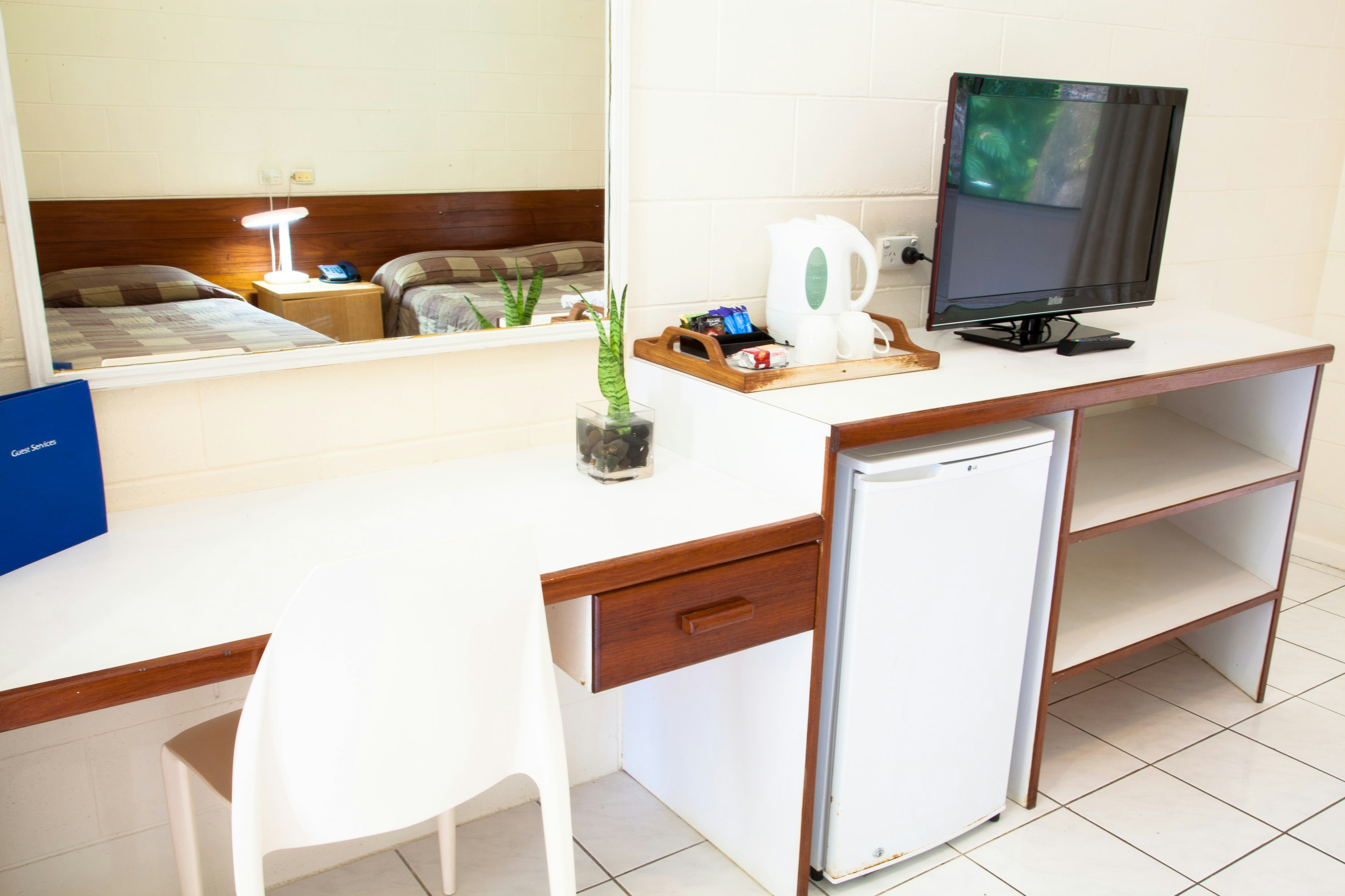 Huon Gulf Hotel and Apartments 45/49