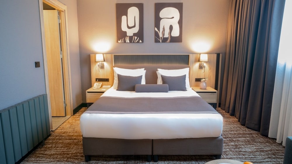 Mayi Hotel 11/55
