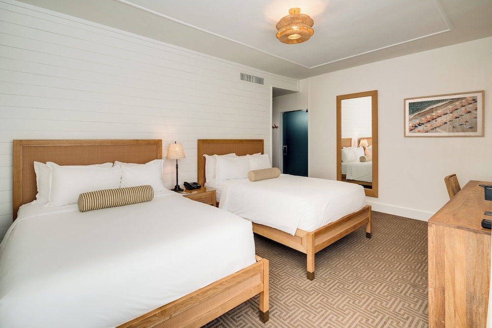 DELUXE, 2 DOUBLE BEDS, PARK VIEW