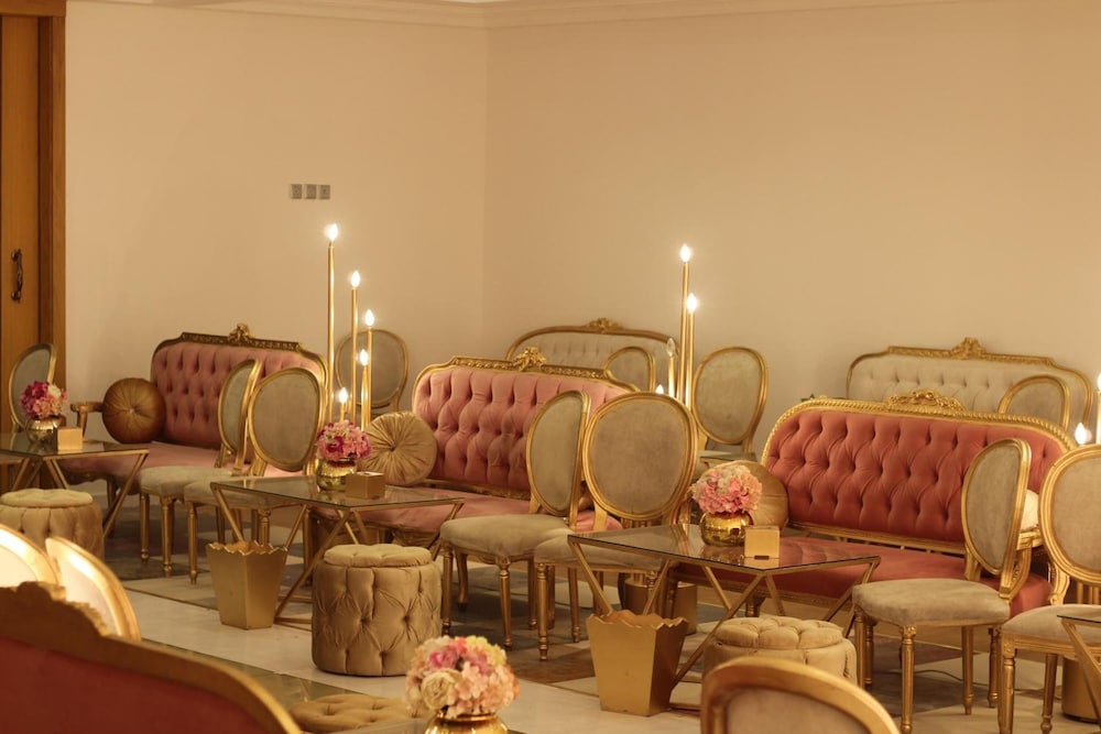 فندق بيوت مكين من ورويك(Makeen Home) 70/98