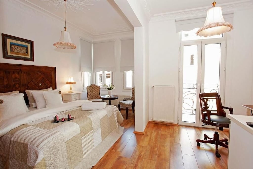 The White Swan Suites Beyoglu 7/74