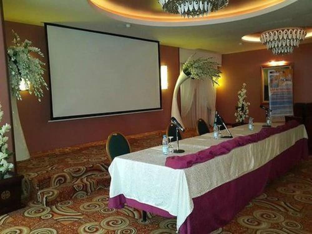 Hotel Maraval Oran 40/50