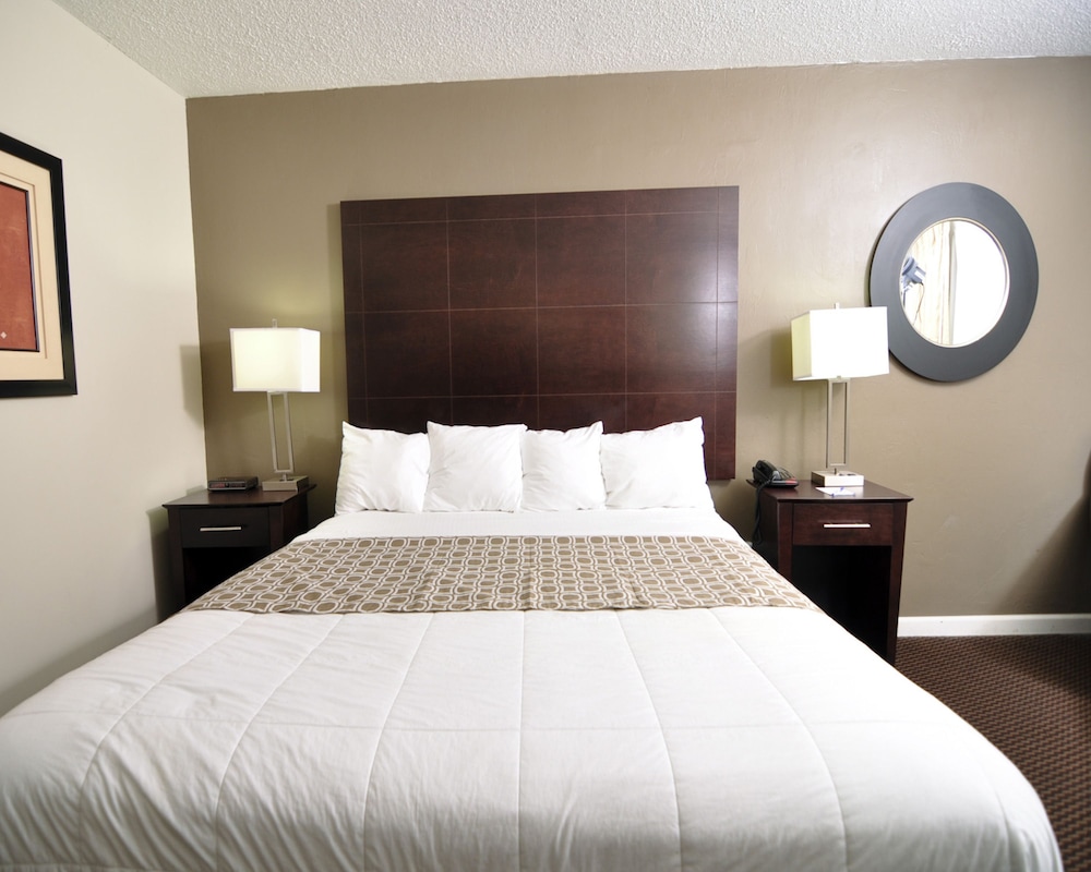 Baymont By Wyndham Sandusky 12/40