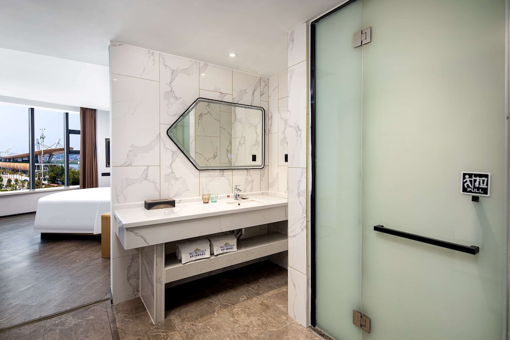 Microtel by Wyndham Miluo Downtown Hotel 15/15