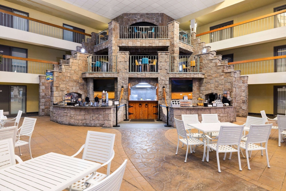 Baymont by Wyndham Shakopee 31/50