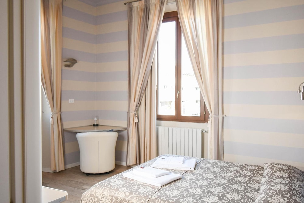 B And B Bergamo Romantica 18/19