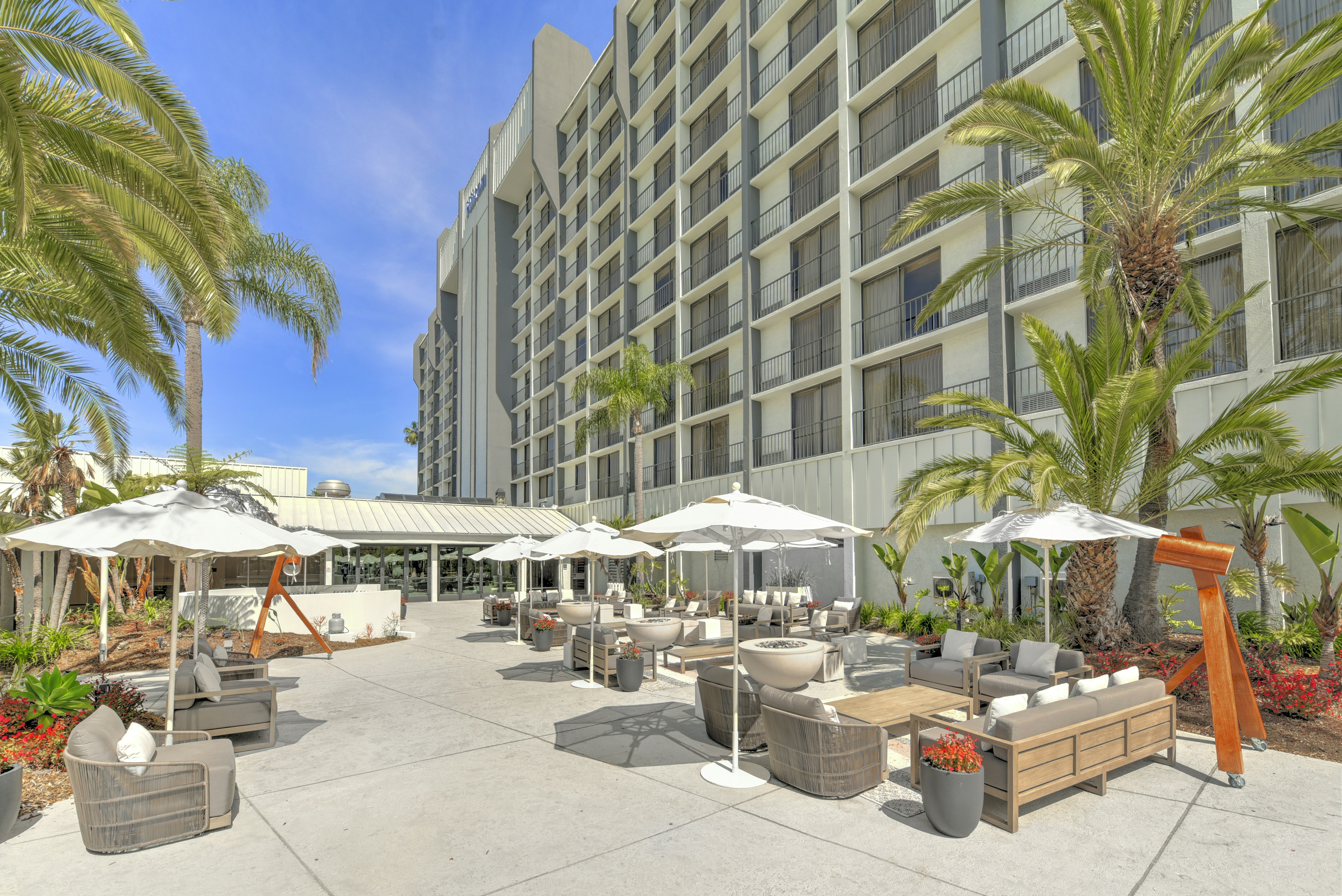 Hilton Irvine/Orange County Airport 75/82