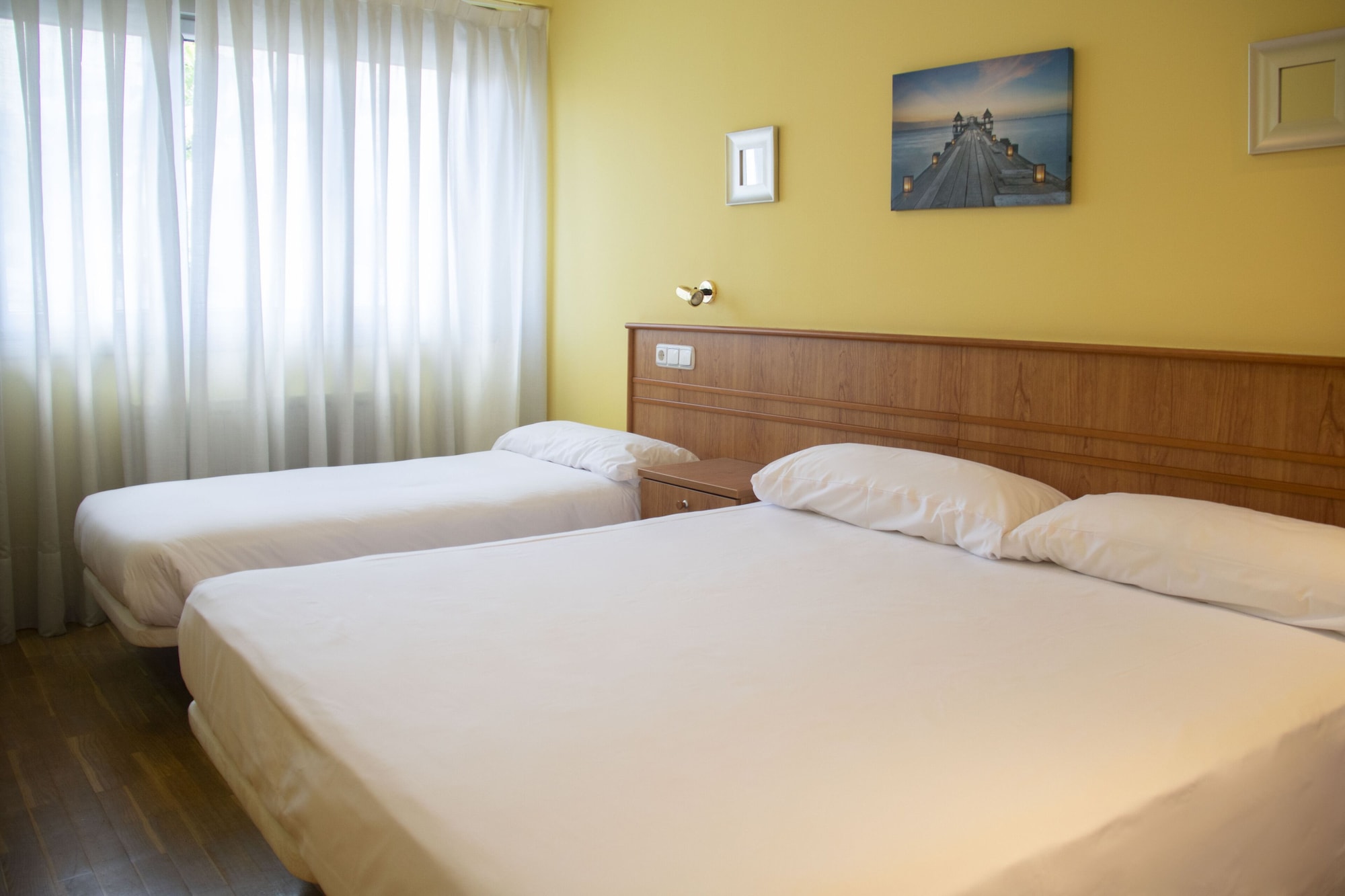 ROOM, TRIPLE