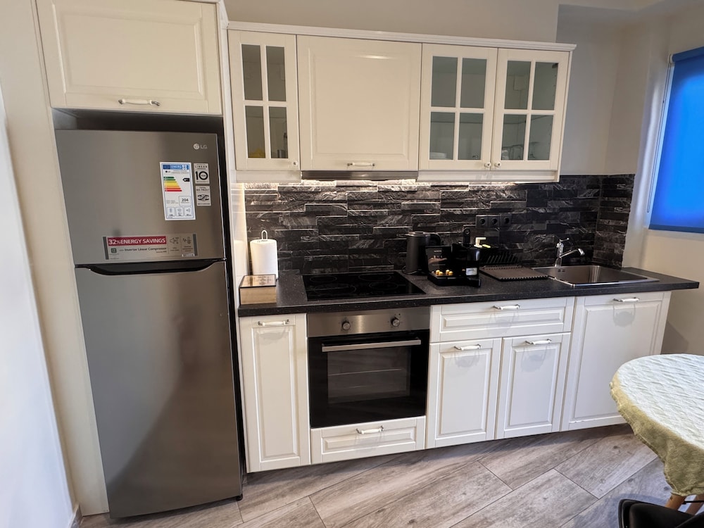Connect Studios & Apartments 33/47