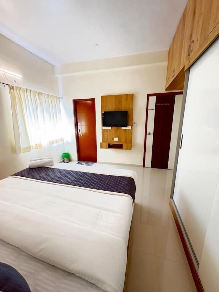 Sai Grand Villas and Hotel 24/50