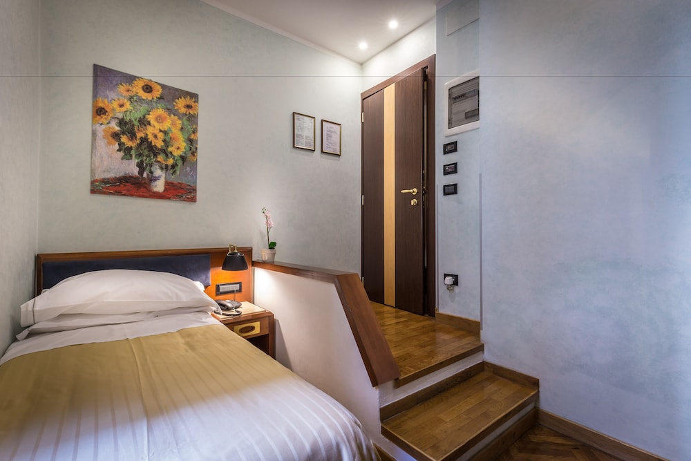 HOTEL DUOMO 41/74